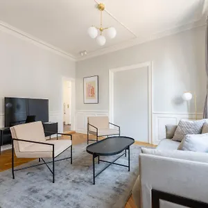 Large With Canal View In Cph Apartment