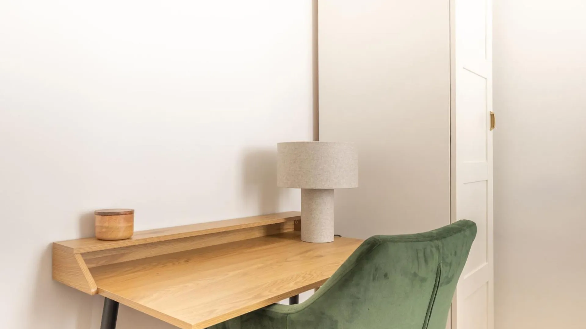 Sanders Noble - Fantastic 4-Bdr Apt In The Capital Copenhagen 0*,  Denmark