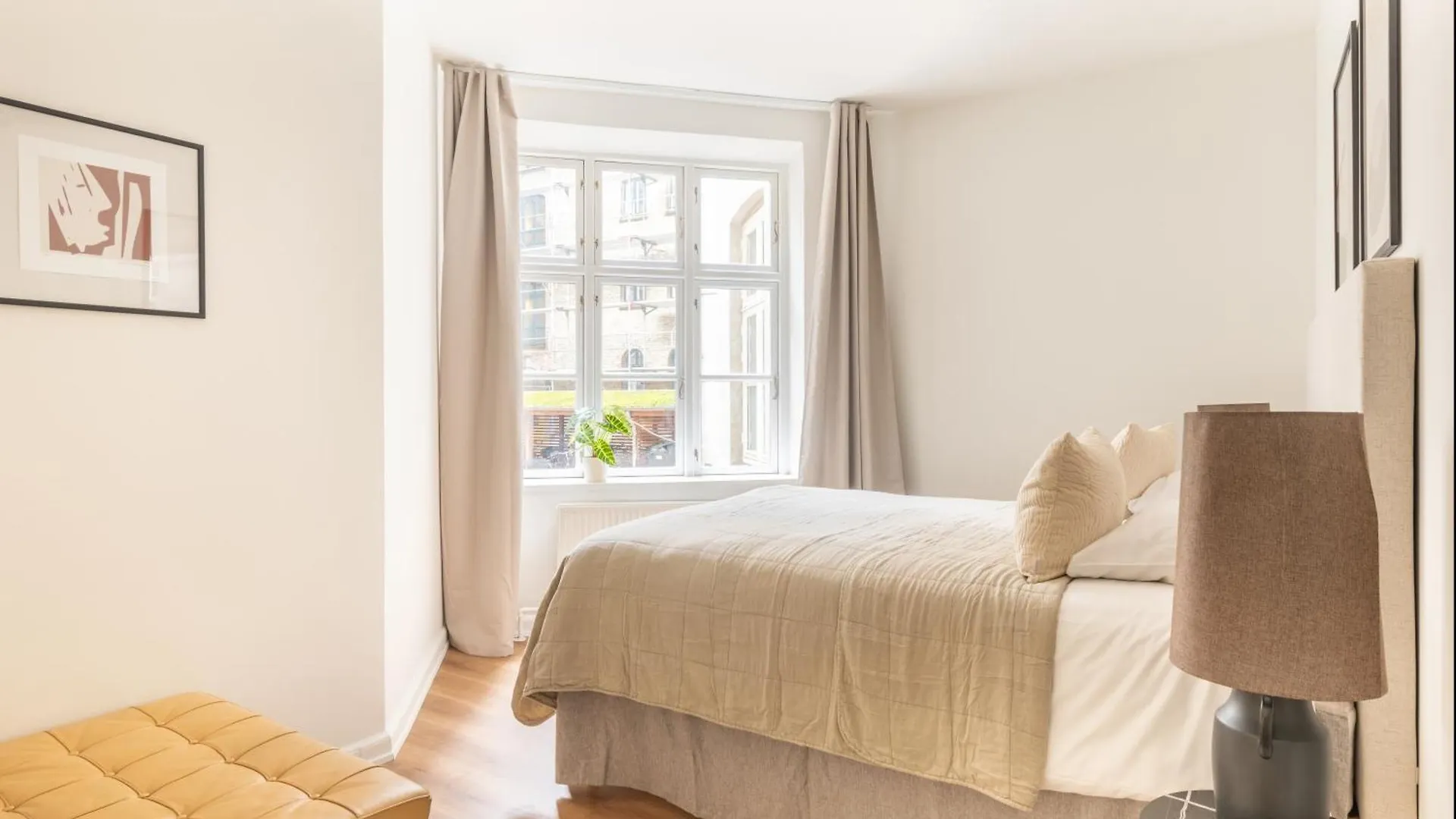 Sanders Noble - Fantastic 4-Bdr Apt In The Capital Copenhagen Apartment