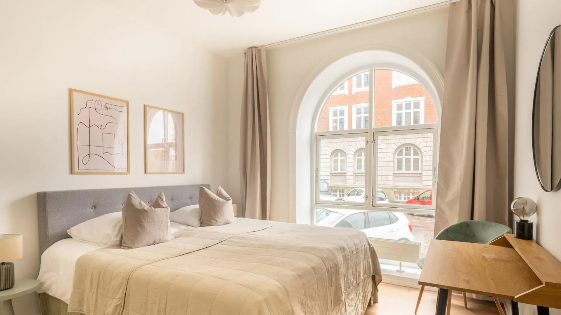 Sanders Noble - Fantastic 4-Bdr Apt In The Capital Copenhagen 0*,  Denmark
