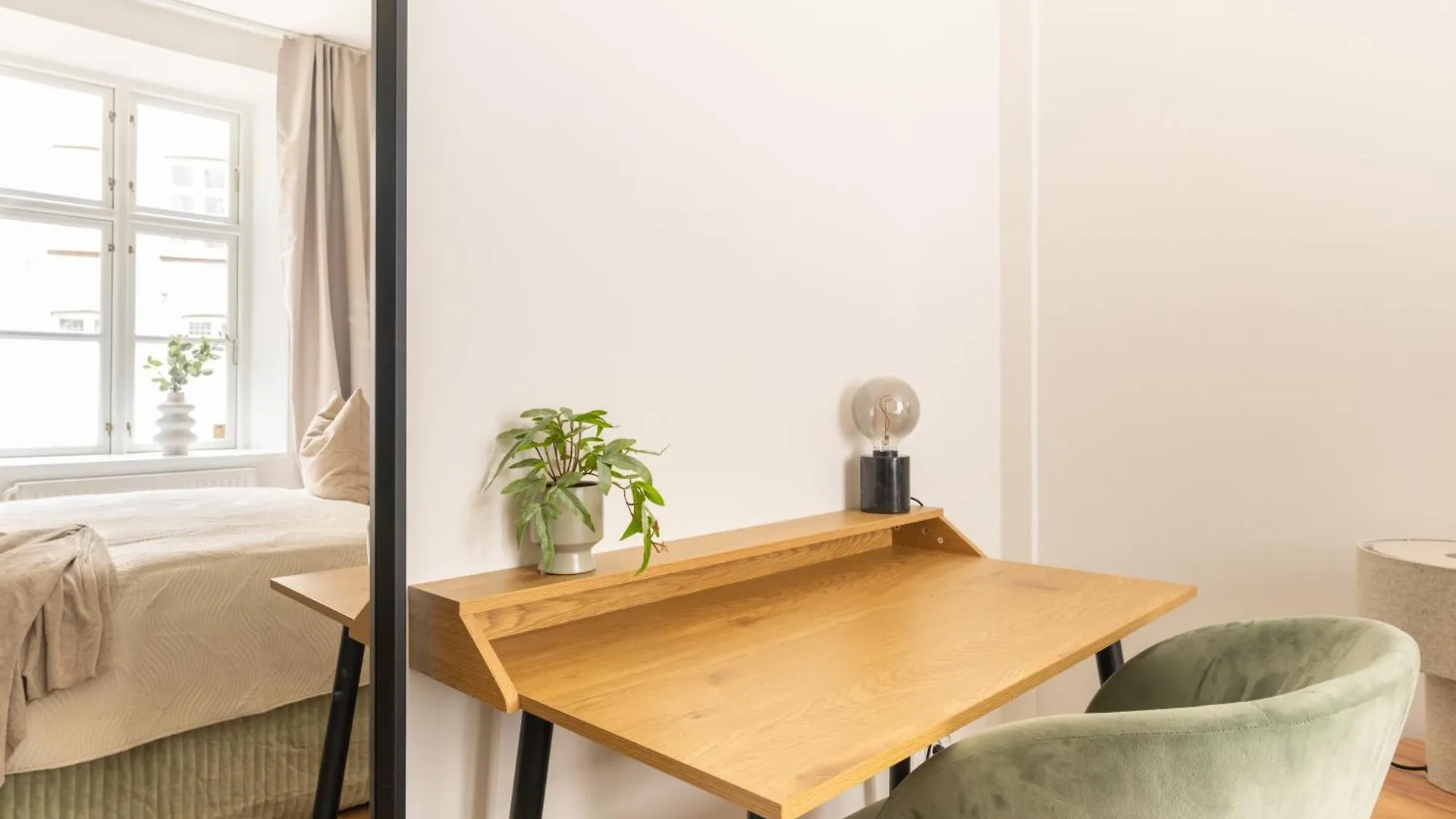 Sanders Noble - Fantastic 4-Bdr Apt In The Capital Copenhagen