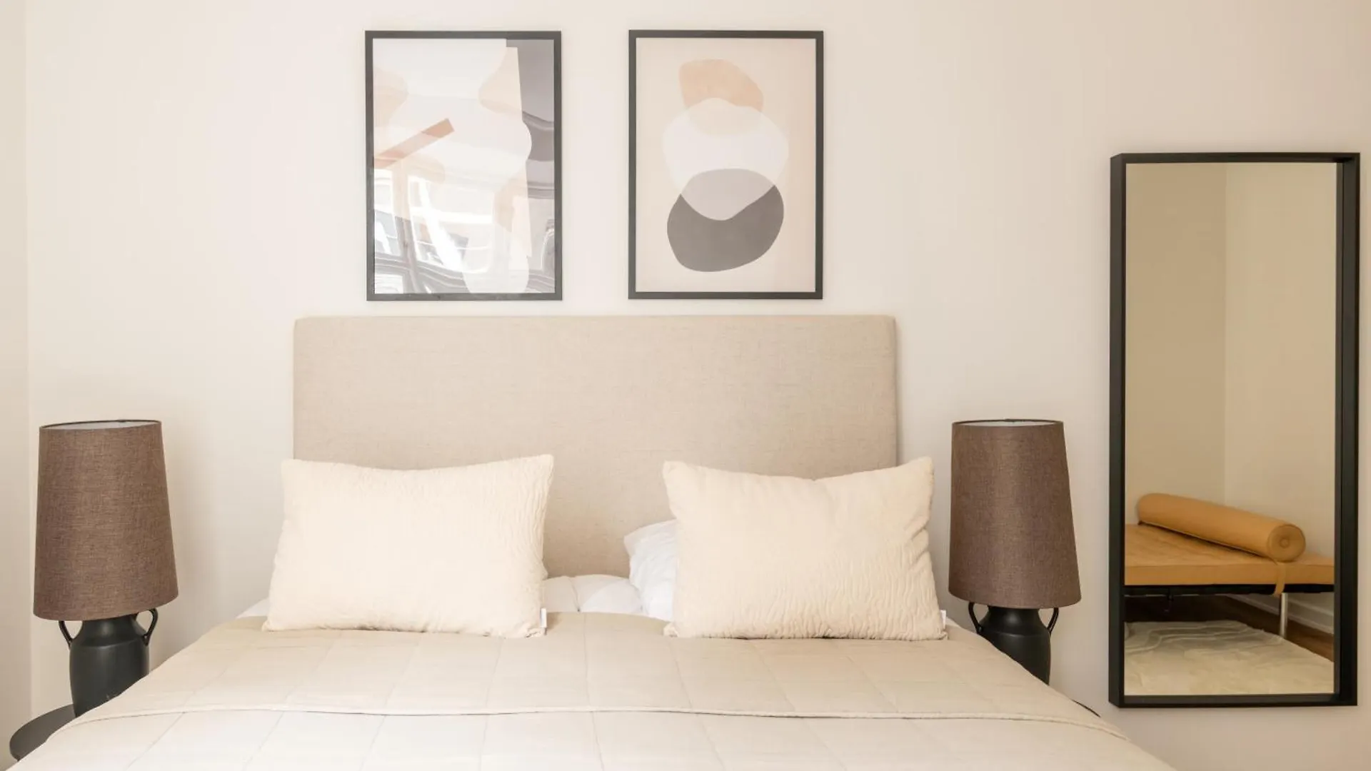 Sanders Noble - Fantastic 4-Bdr Apt In The Capital Copenhagen Apartment